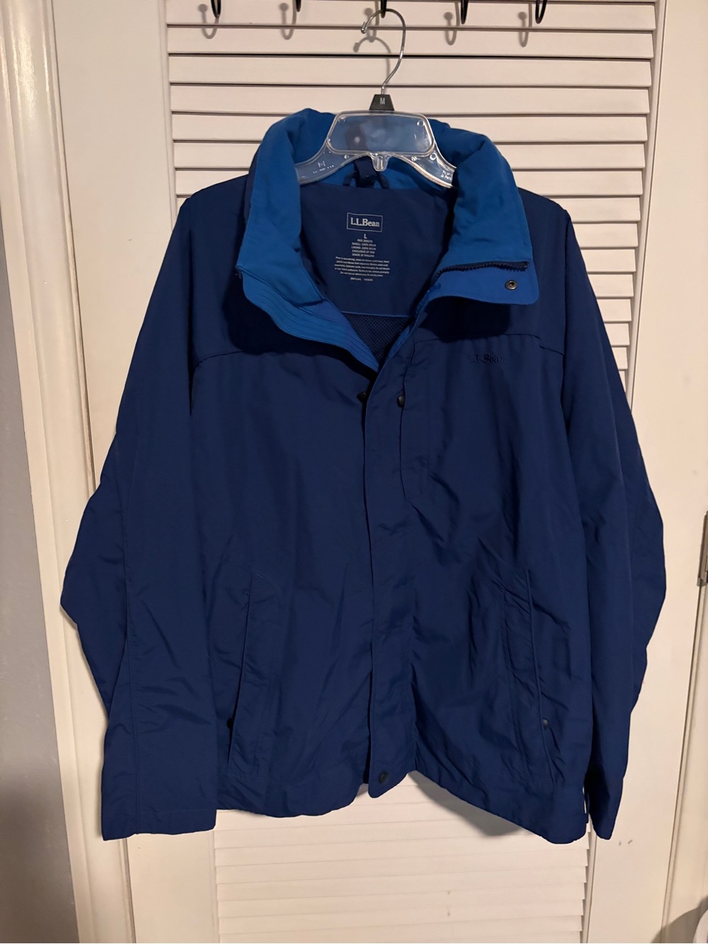 LL Bean rain/windbreaker hooded jacket. Sz L